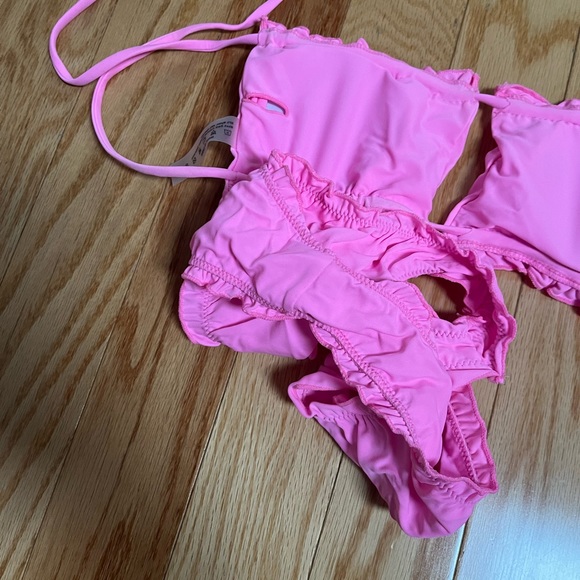 Bikini - Picture 3 of 4